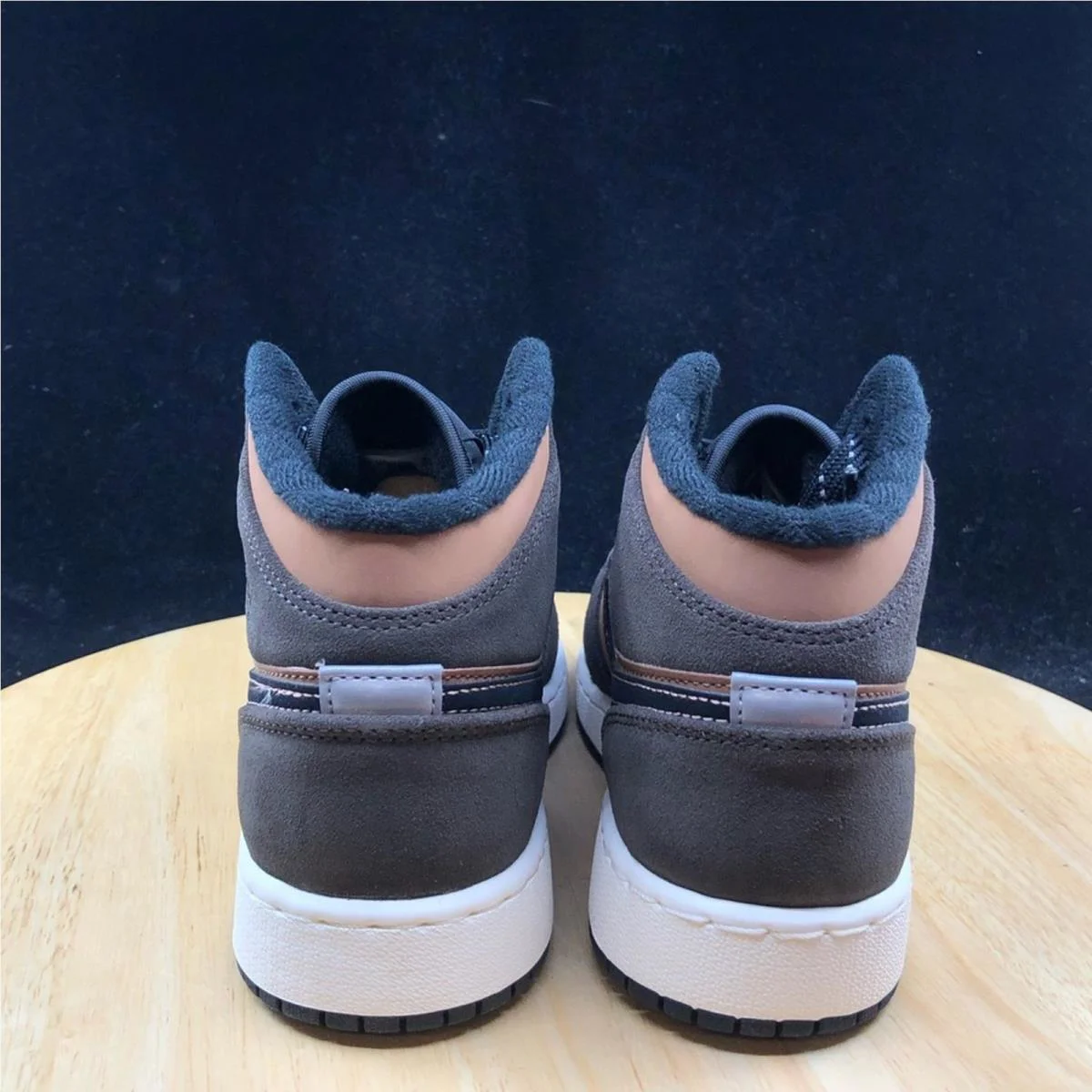Nike shoes  - Brown 4